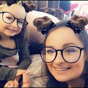 Meet your Posher, Leanna